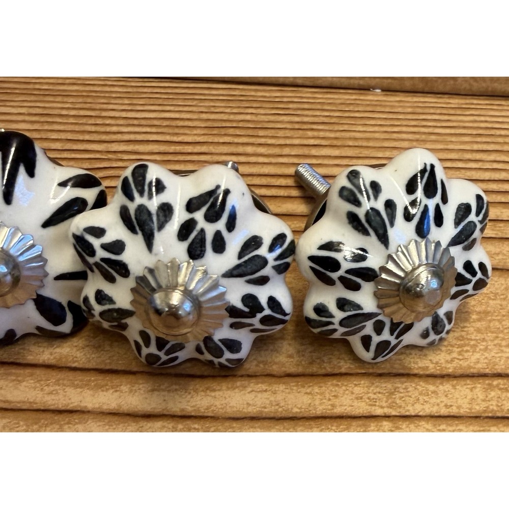 Black‎ & White Ceramic Cabinet Knobs Drawer Pulls Lot of 13 round 1.5" Floral